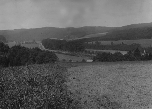 Blick aufs Tal Richtung Ehreshoven 1928, vor dem Bau der Stauanlage